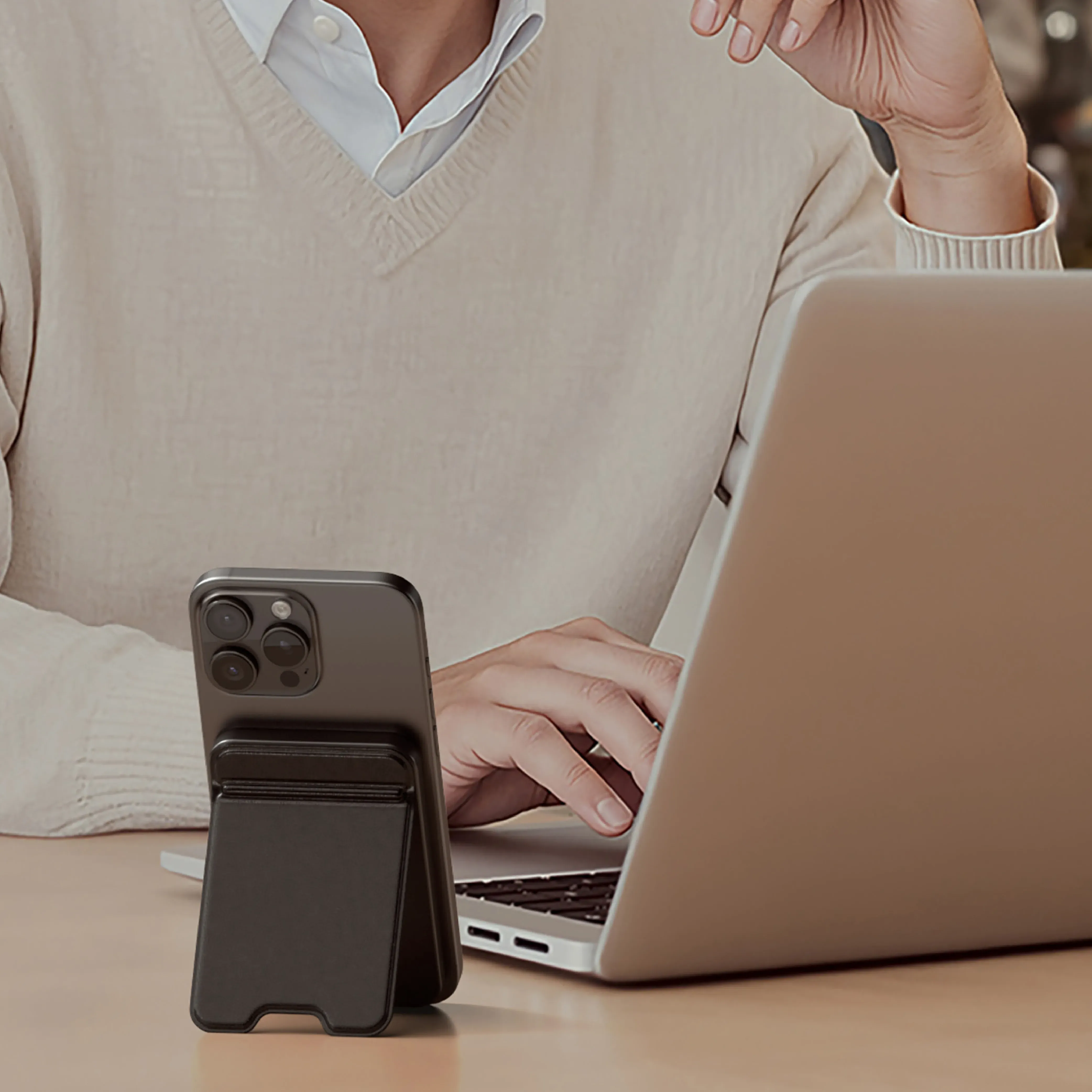 Batería externa de 5.000 mAh OntheGo™ de Satechi - Negro - Image 6