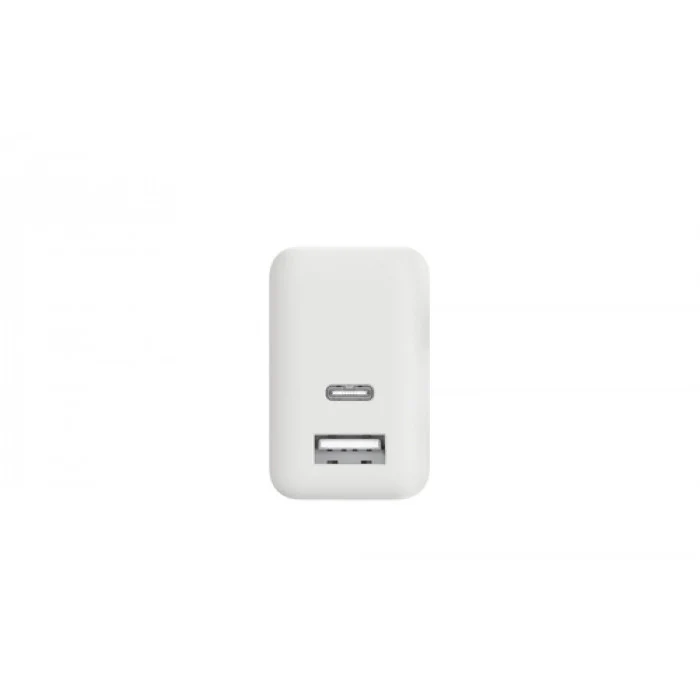Adaptador de corriente doble USB y USB-C de Xtorm - Image 3