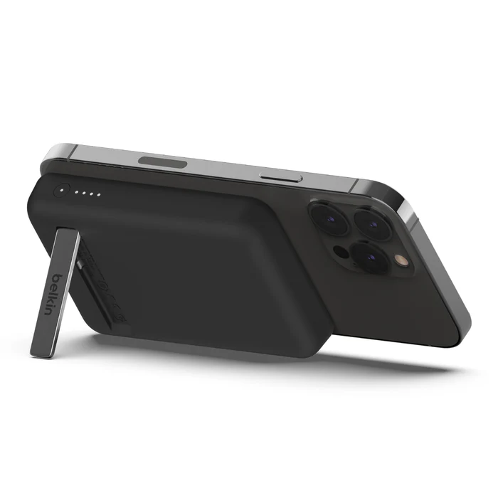 Batería externa inalámbrica y magnética con soporte 5.000 mAh BoostCharge de Belkin - Negro - Image 2
